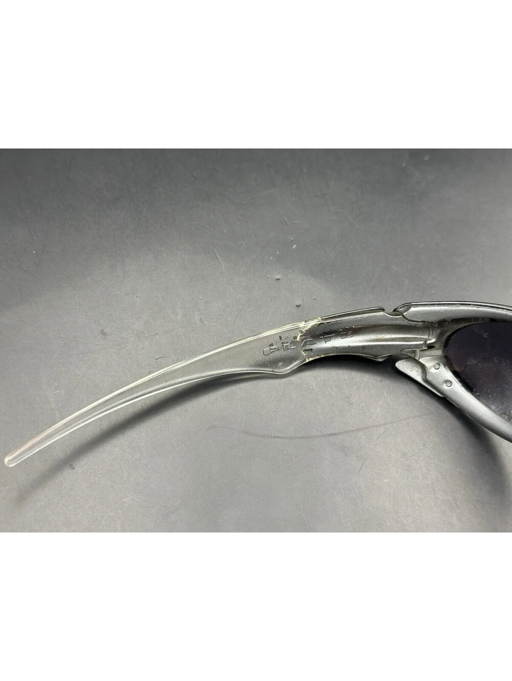 Oakley Plate Dark Silver/Black Iridium Lenses